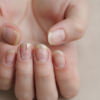 découvrez les erreurs courantes à éviter avec le vernis semi-permanent pour protéger et sublimer vos ongles sans les abîmer.